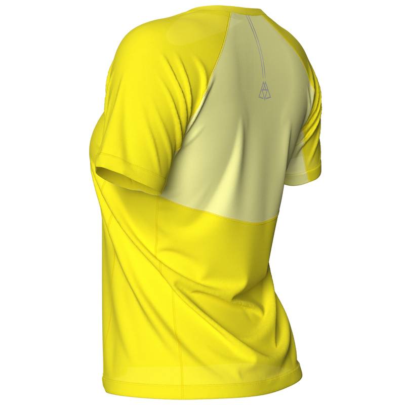 Carmesine Studiolab - Trailrunning Woman activeweardesign 26 000